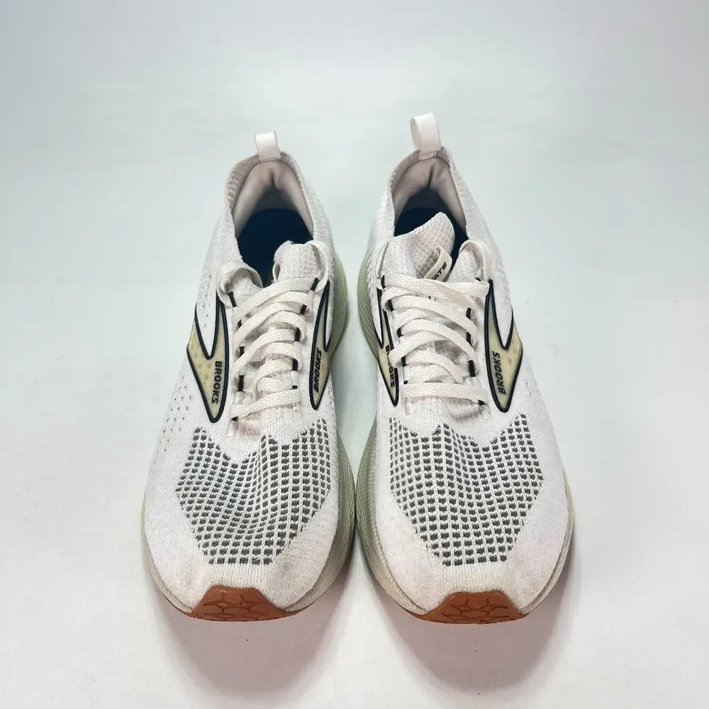 Brooks Levitate StealthFit 6 White Bran 1203851B170 Women's Size 11 Men's 9.5